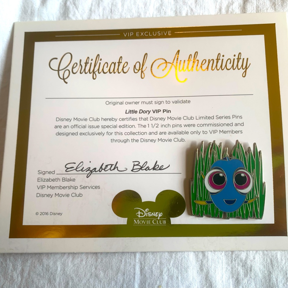 Little Dory pin from Finding Dory